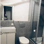 Schatzl Huette בית נופש
